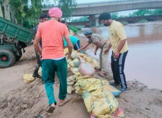 ਭਾਰੀ ਮੀਂਹ ਕਾਰਨ ਦੋਰਾਹਾ ਨਹਿਰ ‘ਚ ਪਿਆ ਪਾੜ, ਲੋਕਾਂ ‘ਚ ਦਹਿਸ਼ਤ ਦਾ ਮਾਹੌਲ