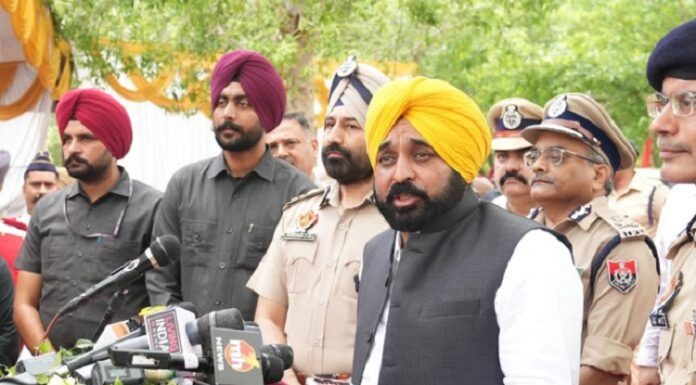 CM ਮਾਨ ਦਾ ਸਨਸਨੀਖ਼ੇਜ਼ ਖੁਲਾਸਾ : ਕੈਪਟਨ ਸਰਕਾਰ ਨੇ ਅੰਸਾਰੀ ਦੇ ਪੁੱਤਾਂ ਨੂੰ ਵਕਫ਼ ਬੋਰਡ ਦੀ ਮਹਿੰਗੀ ਜ਼ਮੀਨ ਅਲਾਟ ਕੀਤੀ