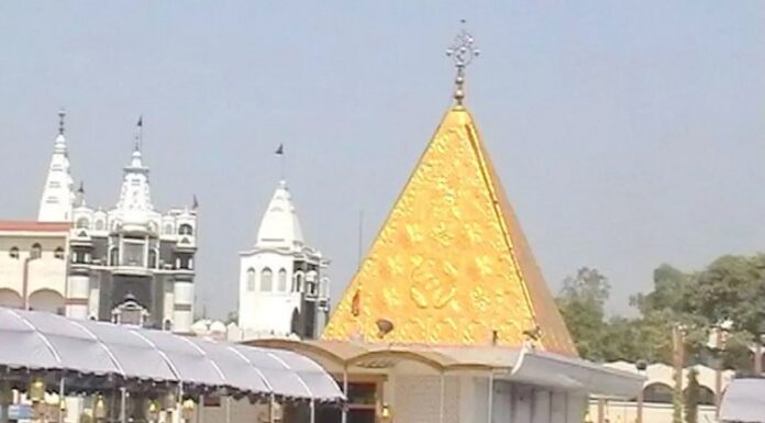 ਜਲੰਧਰ : ਦੇਵੀ ਤਲਾਬ ਮੰਦਿਰ ‘ਚ ਲਾਗੂ ਹੋਇਆ ਡਰੈੱਸ ਕੋਡ, ਪੜ੍ਹੋ ਕਿਹੋ ਜਿਹੇ ਕੱਪੜੇ ਪਾ ਕੇ ਨਹੀਂ ਹੋ ਸਕੋਗੇ ਦਾਖਲ