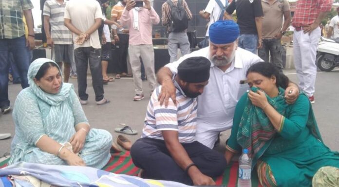 ਕਾਰ ਦੀ ਲਪੇਟ ‘ਚ ਆਏ 24 ਸਾਲਾ ਨੌਜਵਾਨ ਦੀ ਮੌਤ, ਪਰਿਵਾਰਕ ਮੈਂਬਰਾਂ ਨੇ ਪੂਰਾ ਹਾਈਵੇ ਕੀਤਾ ਜਾਮ