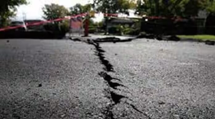 ਭਾਰੀ ਮੀਂਹ ਦੇ ਨਾਲ ਭੂਚਾਲ ਨੇ ਹਿਲਾਈ ਧਰਤੀ, 4.9 ਤੀਬਰਤਾ ਦੇ ਲੱਗੇ ਝਟਕੇ