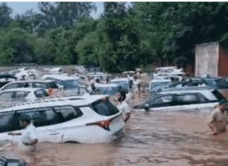 ਸਤਲੁਜ ਦਰਿਆ ‘ਚ ਦਰਾਰ : ਫਿਲੌਰ ਪੁਲਿਸ ਅਕੈਡਮੀ ‘ਚ ਗੱਡੀਆਂ ਡੁੱਬੀਆਂ, ਜ਼ੀਰਕਪੁਰ ‘ਚ ਬਲੈਕਆਊਟ
