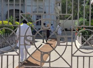 Langar Scam: ਸ੍ਰੀ ਹਰਿਮੰਦਰ ਸਾਹਿਬ ‘ਚ ਸੁੱਕੀਆਂ ਰੋਟੀਆਂ ਦੇ ਘੁਟਾਲੇ ‘ਚ ਦੋ ਸੇਵਾਦਾਰ ਸਸਪੈਂਡ, ਜਾਂਚ ਜਾਰੀ