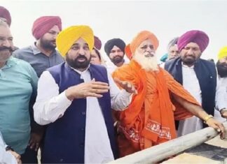 CM ਭਗਵੰਤ ਮਾਨ ਨੇ ਜਲੰਧਰ ਦੇ ਹੜ੍ਹ ਪ੍ਰਭਾਵਿਤ ਇਲਾਕਿਆਂ ਦਾ ਲਿਆ ਜਾਇਜ਼ਾ