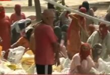 ਮਾਨਸਾ : ਘੱਗਰ ਨੂੰ ਰੋਕਣ ਲਈ ਨੈਸ਼ਨਲ ਹਾਈਵੇ ‘ਤੇ ਮਿੱਟੀ ਦੀਆਂ ਬੋਰੀਆਂ ਦਾ ਬੰਨ੍ਹ ਬਣਾ ਰਹੇ ਨੇ ਸਰਦੂਲਗੜ੍ਹ ਦੇ ਲੋਕ