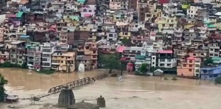 ਹਿਮਾਚਲ ‘ਚ ਮੀਂਹ ਨੇ ਮਚਾਈ ਤਬਾਹੀ, ਥਾਂ-ਥਾਂ ਫ਼ਸੇ 10 ਹਜ਼ਾਰ ਟੂਰਿਸਟ, ਪਰਿਵਾਰਕ ਮੈਂਬਰ ਪ੍ਰੇਸ਼ਾਨ