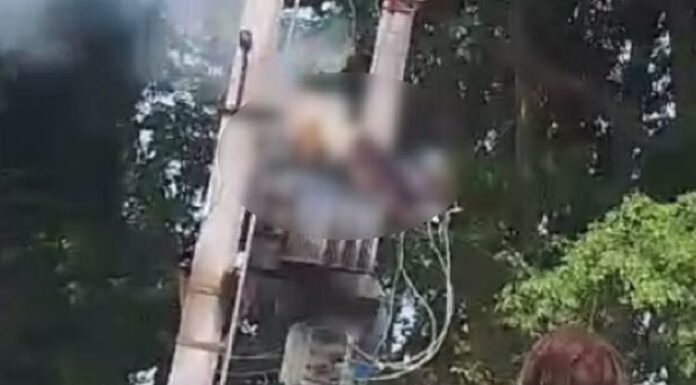 ਫਿਰੋਜ਼ਪੁਰ : ਬਿਜਲੀ ਦੇ ਖੰਭੇ ‘ਤੇ ਚੜ੍ਹਿਆ ਮੁਲਾਜ਼ਮ ਕਰੰਟ ਪੈਣ ਨਾਲ ਜ਼ਿੰਦਾ ਸੜਿਆ, ਬੇਬਸੀ ‘ਚ ਦੇਖਦੇ ਰਹੇ ਲੋਕ