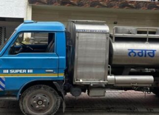 ਚੰਡੀਗੜ੍ਹ ‘ਚ ਪੀਣ ਵਾਲੇ ਪਾਣੀ ਦਾ ਸੰਕਟ : ਪ੍ਰਾਈਵੇਟ ਟੈਂਕਰਾਂ ਵਾਲੇ ਮਨਮਰਜ਼ੀ ‘ਤੇ ਉਤਰੇ; 500 ਵਾਲਾ ਟੈਂਕਰ ਦੇ ਰਹੇ 3 ਹਜ਼ਾਰ ‘ਚ