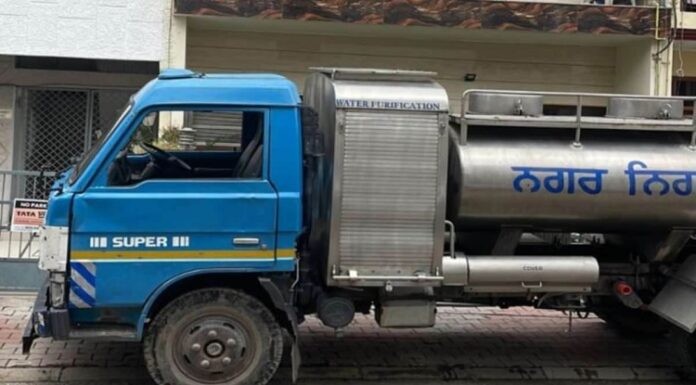 ਚੰਡੀਗੜ੍ਹ ‘ਚ ਪੀਣ ਵਾਲੇ ਪਾਣੀ ਦਾ ਸੰਕਟ : ਪ੍ਰਾਈਵੇਟ ਟੈਂਕਰਾਂ ਵਾਲੇ ਮਨਮਰਜ਼ੀ ‘ਤੇ ਉਤਰੇ; 500 ਵਾਲਾ ਟੈਂਕਰ ਦੇ ਰਹੇ 3 ਹਜ਼ਾਰ ‘ਚ