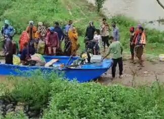 ਮਾਛੀਵਾੜਾ : ਸਤਲੁਜ ਦਰਿਆ ‘ਚ ਪਾਣੀ ਦਾ ਪੱਧਰ ਵਧਣ ਕਾਰਨ ਝੁੱਗੀ-ਝੌਂਪੜੀਆਂ ਵਾਲਿਆਂ ਦੇ ਕਈ ਪਰਿਵਾਰ ਫਸੇ