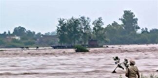 ਉੱਜ ਦਰਿਆ ਪਾਰ ਜਾਣ ਵਾਲੇ ਲੋਕਾਂ ਲਈ RED ALERT, ਸਕੂਲਾਂ ‘ਚ ਵੀ ਛੁੱਟੀ ਦਾ ਐਲਾਨ