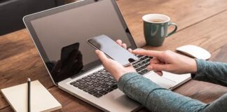 ਸਰਕਾਰੀ ਨੌਕਰੀ ਵਾਲਿਆਂ ਲਈ ਖੁਸ਼ਖਬਰੀ! ਸਰਕਾਰ ਦੇਵੇਗੀ 1.3 ਲੱਖ ਤੱਕ ਦੇ ਮੋਬਾਈਲ ਤੇ ਲੈਪਟਾਪ