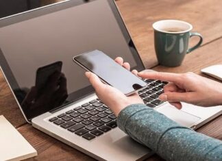 ਸਰਕਾਰੀ ਨੌਕਰੀ ਵਾਲਿਆਂ ਲਈ ਖੁਸ਼ਖਬਰੀ! ਸਰਕਾਰ ਦੇਵੇਗੀ 1.3 ਲੱਖ ਤੱਕ ਦੇ ਮੋਬਾਈਲ ਤੇ ਲੈਪਟਾਪ