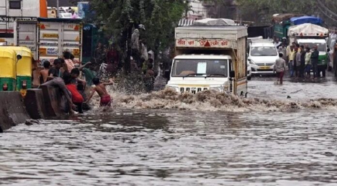 ਪੰਜਾਬ ‘ਚ ਮੀਂਹ ਦੇ ਮੱਦੇਨਜ਼ਰ ਸਾਰੇ ਜ਼ਿਲ੍ਹਿਆਂ ‘ਚ ਬਣਾਏ ਹੜ੍ਹ ਕੰਟਰੋਲ ਰੂਮ, ਜਾਰੀ ਕੀਤੇ ਨੰਬਰ