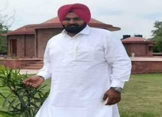 ਕਾਰ ‘ਚ ਬੈਠੇ ਬੱਚੇ ਤੋਂ ਗੋਲ਼ੀ ਚੱਲਣ ਦਾ ਮਾਮਲਾ : DMC ‘ਚ ਇਲਾਜ ਦੌਰਾਨ ਪਿਤਾ ਨੇ ਤੋੜਿਆ ਦਮ, ਪਿੱਠ ‘ਚ ਲੱਗੀ ਸੀ ਗੋਲ਼ੀ