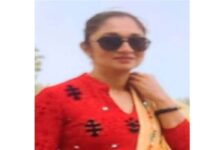 ਗੁਰਦਾਸਪੁਰ : ਰੱਖੜੀ ਲੈ ਕੇ ਐਕਟਿਵਾ ‘ਤੇ ਪੇਕੇ ਘਰ ਜਾ ਰਹੀ ਮਹਿਲਾ ਨੂੰ ਕਾਰ ਨੇ 200 ਮੀਟਰ ਘੜੀਸਿਆ, ਹਾਦਸੇ ‘ਚ ਮੌਕੇ ‘ਤੇ ਮੌਤ