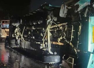 ਜਲੰਧਰ ਤੋਂ ਨੇਪਾਲ ਜਾ ਰਹੀ ਬੱਸ ਡਿਵਾਈਡਰ ਨਾਲ ਟਕਰਾ ਕੇ ਪਲਟੀ, 15 ਸਵਾਰੀਆਂ ਜ਼ਖ਼ਮੀ