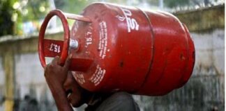 ਘਰੇਲੂ LPG ਗੈਸ ਦੀਆਂ ਕੀਮਤਾਂ ‘ਚ ਹੋਈ ਕਟੌਤੀ, ਜਾਣੋ ਕਿੰਨੀ ਹੋਈ ਕੀਮਤ