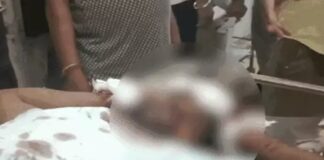 ਪਤਨੀ ਨੂੰ ਐਕਟਿਵਾ ‘ਤੇ ਪਰਾਏ ਮਰਦ ਨਾਲ ਘੁੰਮਣੋਂ ਰੋਕਣਾ ਪਤੀ ਨੂੰ ਪਿਆ ਮਹਿੰਗਾ, ਘਰਵਾਲੀ ਨੇ ਪਤੀ ਦੇ ਸਿਰ ‘ਚ ਮਰਵਾਏ ਦਾਤ