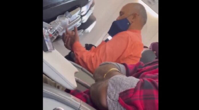 ਹਮ ਨਹੀਂ ਸੁਧਰੇਂਗੇ : ਜਹਾਜ਼ ‘ਚ ਬੰਦੇ ਦਾ ਜਰਦਾ ਮਲ਼ਦੇ ਦਾ ਵੀਡੀਓ ਵਾਇਰਲ