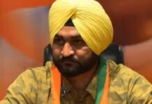 ਮੰਤਰੀ ‘ਤੇ ਜਿਨਸੀ ਸ਼ੋਸ਼ਣ ਦਾ ਦੋਸ਼ ਲਗਾਉਣ ਵਾਲੀ ਮਹਿਲਾ ਕੋਚ ਮੁਅੱਤਲ, 4 ਮਹੀਨਿਆਂ ਲਈ ਸਟੇਡੀਅਮ ਜਾਣ ‘ਤੇ ਪਾਬੰਦੀ