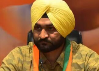 ਮੰਤਰੀ ‘ਤੇ ਜਿਨਸੀ ਸ਼ੋਸ਼ਣ ਦਾ ਦੋਸ਼ ਲਗਾਉਣ ਵਾਲੀ ਮਹਿਲਾ ਕੋਚ ਮੁਅੱਤਲ, 4 ਮਹੀਨਿਆਂ ਲਈ ਸਟੇਡੀਅਮ ਜਾਣ ‘ਤੇ ਪਾਬੰਦੀ