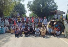 ਬਠਿੰਡਾ : ਸ਼ਰਾਬੀ ਪੁਲਿਸ ਵਾਲੇ ਨੇ ਮਜ਼ਦੂਰ ‘ਤੇ ਚਾੜ੍ਹੀ ਕਾਰ, ਮੌਕੇ ‘ਤੇ ਮੌਤ, ਗੁੱਸੇ ‘ਚ ਆਏ ਲੋਕਾਂ ਨੇ ਹਾਈਵੇ ਕਰ’ਤਾ ਜਾਮ