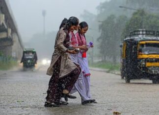 ਮੌਸਮ ਵਿਭਾਗ ਦਾ ਅਲਰਟ : 13-14 ਤੇ 15 ਅਗਸਤ ਨੂੰ ਪੰਜਾਬ ਸਣੇ ਕਈ ਸੂਬਿਆਂ ‘ਚ ਪਵੇਗਾ ਭਾਰੀ ਮੀਂਹ