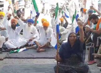 ਕਿਸਾਨ ਦੀਆਂ ਗ੍ਰਿਫਤਾਰੀਆਂ ਦੇ ਵਿਰੋਧ ‘ਚ ਉਸਮਾ ਟੋਲ ਪਲਾਜ਼ਾ ‘ਤੇ ਧਰਨਾ ਦੂਜੇ ਦਿਨ ਵੀ ਜਾਰੀ