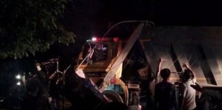 ਗੁਰਦਾਸਪੁਰ ‘ਚ ਬੇਕਾਬੂ ਟਰਾਲੇ ਨੇ ਦੋ ਰੇਹੜੀ ਚਾਲਕਾਂ ਨੂੰ ਕੁਚਲਿਆ, ਹਾਦਸੇ ‘ਚ 3 ਲੋਕਾਂ ਦੀ ਹੋਈ ਮੌਤ