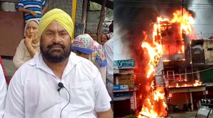 ਗੁਰਦਾਸਪੁਰ : ਪਾਲਕੀ ਪਲਾਈਵੁੱਡ ਫੈਕਟਰੀ ‘ਚ ਲੱਗੀ ਭਿਆਨਕ ਅੱਗ, ਲੱਖਾਂ ਦਾ ਸਮਾਨ ਸੜਿਆ