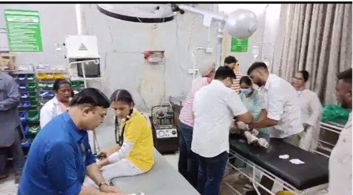 ਮੋਗਾ : ਨਿੱਜੀ ਸਕੂਲ ਦੀਆਂ ਦੋ ਬੱਸਾਂ ਨੂੰ ਟਰੱਕ ਨੇ ਮਾਰੀ ਭਿਆਨਕ ਟੱਕਰ, ਕਈ ਬੱਚੇ ਗੰਭੀਰ ਜ਼ਖਮੀ