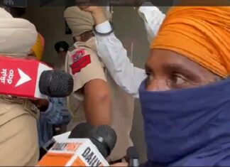 ਧੀ ਦਾ ਕਤਲ ਮਾਮਲਾ : ਗ੍ਰਿਫਤਾਰ ਹੋਇਆ ਪਿਤਾ, ਬੋਲਿਆ- ਅਸੀਂ ਅਣਖੀ ਬੰਦੇ ਹਾਂ, ਕੁੜੀ ਕਿਸੇ ਨਾਲ ਰਾਤ ਕੱਟ ਕੇ ਆਈ ਸੀ, ਤਾਂ ਵੱਢੀ