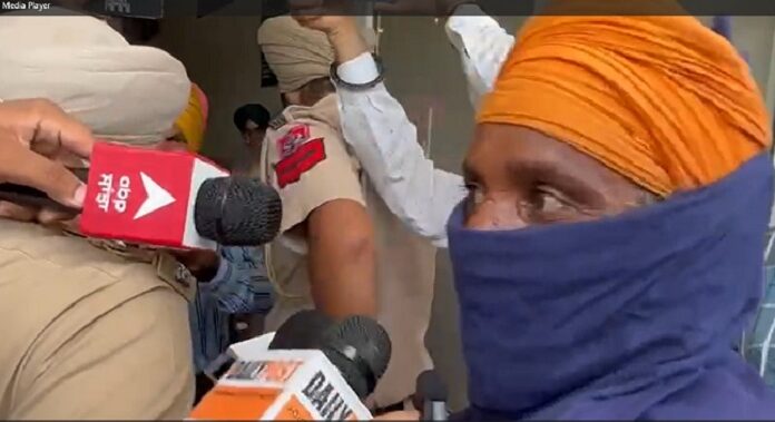 ਧੀ ਦਾ ਕਤਲ ਮਾਮਲਾ : ਗ੍ਰਿਫਤਾਰ ਹੋਇਆ ਪਿਤਾ, ਬੋਲਿਆ- ਅਸੀਂ ਅਣਖੀ ਬੰਦੇ ਹਾਂ, ਕੁੜੀ ਕਿਸੇ ਨਾਲ ਰਾਤ ਕੱਟ ਕੇ ਆਈ ਸੀ, ਤਾਂ ਵੱਢੀ