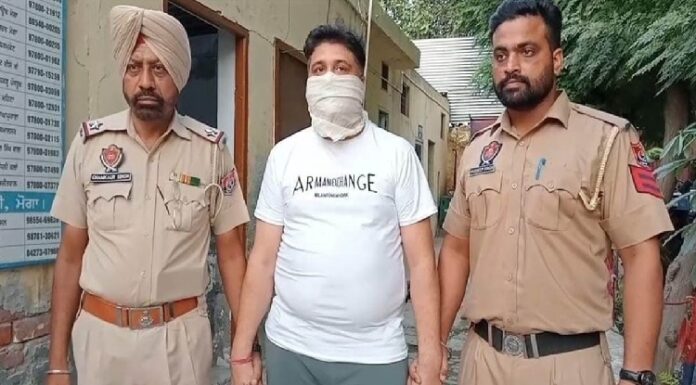 ਮੋਗਾ ਏਅਰ ਹੋਸਟੈੱਸ ਅਕੈਡਮੀ ਮਾਮਲਾ : ਕੁੜੀਆਂ ਨੂੰ ਆਫਿਸ ‘ਚ ਬੁਲਾ ਕੇ ਚੈੱਕ ਕਰਦਾ ਸੀ ਫਿੱਗਰ,  ਗ੍ਰਿਫਤਾਰ ਸੰਚਾਲਕ ਤੋੋਂ ਹੋਏ ਹੋਰ ਖੁਲਾਸੇ