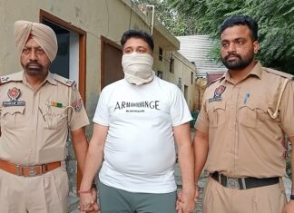 ਮੋਗਾ : Air Hostess ਦੇ ਕੋਰਸ ਦੇ ਨਾਂ ‘ਤੇ 2 ਕੁੜੀਆਂ ਨਾਲ ਰੇਪ, ਮਾਲਿਕ ਕਹਿੰਦਾ ਸੀ ਰਾਤ ਨੂੰ ਲੱਗਣਗੀਆਂ ਕਲਾਸਾਂ