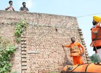 ਹੜ੍ਹ ਪ੍ਰਭਾਵਿਤ ਇਲਾਕਿਆਂ ‘ਚ ਪੁੱਜੇ ਮਾਨ : ਬੋਲੇ- ਲੋਕਾਂ ਦੇ ਹਰ ਨੁਕਸਾਨ ਦੀ ਕਰਾਂਗਾ ਭਰਪਾਈ