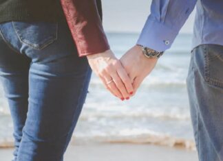 ਹਾਈਕੋਰਟ ਦਾ ਵੱਡਾ ਫੈਸਲਾ : ਜੀਵਨਸਾਥੀ ਨਾਲ ਜਾਣਬੁੱਝ ਕੇ ਸਰੀਰਕ ਸਬੰਧ ਬਣਾਉਣ ਤੋਂ ਮਨ੍ਹਾ ਕਰਨਾ ਕਰੂਰਤਾ