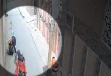 ਤਰਨਤਾਰਨ : ਲੁਟੇਰਿਆਂ ਨੇ ਲਾਹੀ ਸ਼ਰਮ, ਸਕੂਲੋਂ ਆਉਂਦੀ ਕੁੜੀ ਨੂੰ ਘੇਰ ਕੇ ਖੋਹਿਆ ਫੋਨ, ਵੀਡੀਓ ਦੇਖ ਕੇ ਉਡ ਜਾਣਗੇ ਹੋਸ਼