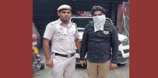 ਬਰਦਾਸ਼ਤ ਨੀਂ ਹੋਈ ਬੇਵਫਾਈ : ਮਾਸੂਮ ਧੀਆਂ ਦੀਆਂ ਅੱਖਾਂ ਮੂਹਰੇ ਘਰ ਵਾਲੀ ਦੀ ਛਾਤੀ ‘ਚ ਚਾਕੂ ਮਾਰ-ਮਾਰ ਕੇ ਬੇਰਹਿਮੀ ਨਾਲ ਕਤਲ