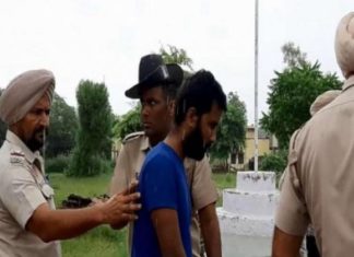 ਸਿੱਧੂ ਮੂਸੇਵਾਲਾ ਦੇ ਕਤਲ ਕੇਸ ‘ਚ ਜੇਲ ‘ਚ ਬੰਦ ਅਰਸ਼ਦ ਖਾਨ ਤੋਂ ਮਿਲਿਆ ਟਚ ਮੋਬਾਇਲ ਤੇ ਸਿਮ