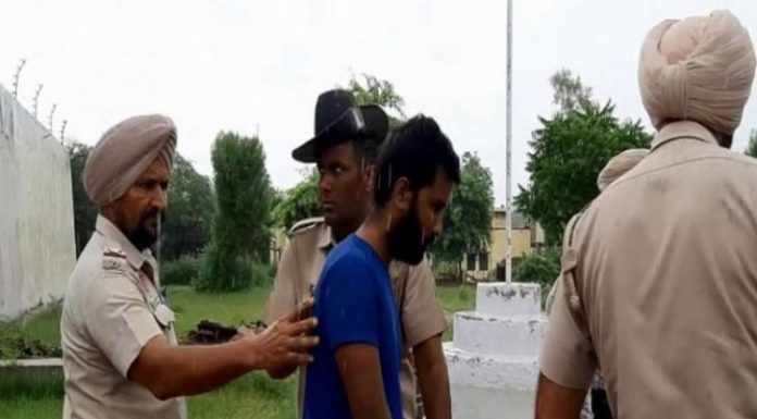 ਸਿੱਧੂ ਮੂਸੇਵਾਲਾ ਦੇ ਕਤਲ ਕੇਸ ‘ਚ ਜੇਲ ‘ਚ ਬੰਦ ਅਰਸ਼ਦ ਖਾਨ ਤੋਂ ਮਿਲਿਆ ਟਚ ਮੋਬਾਇਲ ਤੇ ਸਿਮ