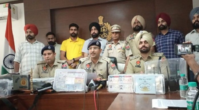 ਪੰਜਾਬ ਪੁਲਿਸ ਵੱਲੋਂ ਫ਼ਰਜ਼ੀ ਇਮੀਗ੍ਰੇਸ਼ਨ ਏਜੰਟਾਂ ਦਾ ਪਰਦਾਫਾਸ਼ : ਵਿਦੇਸ਼ ਭੇਜਣ ਦੇ ਨਾਂ ‘ਤੇ 35 ਕਰੋੜ ਠੱਗਣ ਵਾਲਾ ਗ੍ਰਿਫਤਾਰ