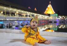 ਜਲੰਧਰ ‘ਚ ਜਨਮ ਅਸ਼ਟਮੀ ਦੀ ਧੂਮ : ਰੰਗੀਨ ਰੌਸ਼ਨੀਆਂ ਨਾਲ ਸਜੇ ਮੰਦਿਰਾਂ ‘ਚ ਦੇਰ ਰਾਤ ਭਗਤੀ ਰੰਗ ‘ਚ ਰੰਗੇ ਦਿਸੇ ਲੋਕ