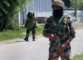 Breaking News : ਜੰਮੂ-ਕਸ਼ਮੀਰ ‘ਚ ਹਾਈਵੇ ਤੋਂ ਮਿਲਿਆ ਬੰਬ, ਭਾਰੀ ਸੁਰੱਖਿਆ ਬਲ ਤਾਇਨਾਤ