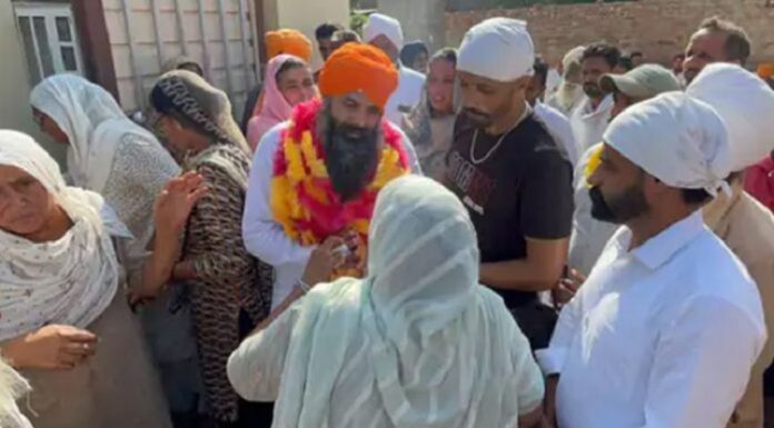 2 ਕਰੋੜ ਬਲੱਡ ਮਨੀ ਦੇ ਕੇ ਪੰਜਾਬ ਪਰਤਿਆ ਬਲਵਿੰਦਰ : ਸਾਊਦੀ ਅਰਬ ‘ਚ ਹੋਈ ਸੀ ਕੈਦ, ਪੜ੍ਹੋ ਪੂਰੀ ਖਬਰ