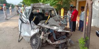 ਨਕੋਦਰ ਮੱਥਾ ਟੇਕਣ ਆਉਂਦਿਆਂ ਦੀ ਕਾਰ ਇੱਟਾਂ ਵਾਲੀ ਟਰਾਲੀ ਨਾਲ ਟਕਰਾਈ, 4 ਦੀ ਮੌਤ