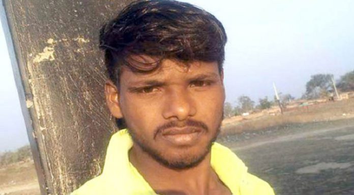 ਲੁਧਿਆਣਾ : ਗਣਪਤੀ ਵਿਸਰਜਨ ਦੌਰਾਨ ਡੀਜੇ ‘ਤੇ ਹੁੱਲੜਬਾਜ਼ੀ ਰੋਕਣਾ ਨੌਜਵਾਨ ਨੂੰ ਪਿਆ ਮਹਿੰਗਾ, ਚਾਕੂ ਮਾਰ-ਮਾਰ ਕਰ ਦਿੱਤਾ ਕਤਲ