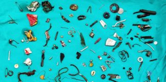 ਮੋਗਾ ਤੋਂ ਹੈਰਾਨੀਜਨਕ ਮਾਮਲਾ : ਵਿਅਕਤੀ ਦੇ ਪੇਟ ‘ਚੋਂ ਆਪ੍ਰੇਸ਼ਨ ਤੋਂ ਬਾਅਦ ਡਾਕਟਰਾਂ ਕੱਢੇ ਈਅਰਫੋਨ, ਨੱਟ-ਬੋਲਟ, ਲਾਕਟ ਤੇ ਪੇਚ