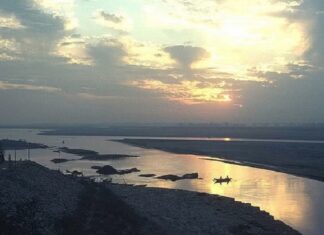 ਵੱਡੀ ਖਬਰ : 30 ਕਿਲੋਮੀਟਰ ਰਾਵੀ ਦਰਿਆ ਤੈਰ ਕੇ ਪਾਕਿਸਤਾਨ ਪੁੱਜੇ ਦੋ ਪੰਜਾਬੀ, 50 ਕਿੱਲੋ ਹੈਰੋਇਨ ਲੈ ਕੇ ਮੁੜੇ